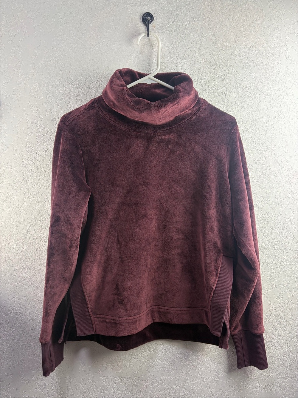 Athleta Women’s Plush Fleece Pullover - Burgundy Size XS